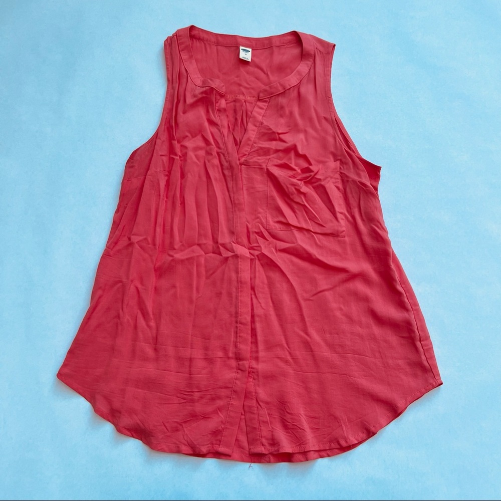 Coral sleeveless v neck old navy blouse